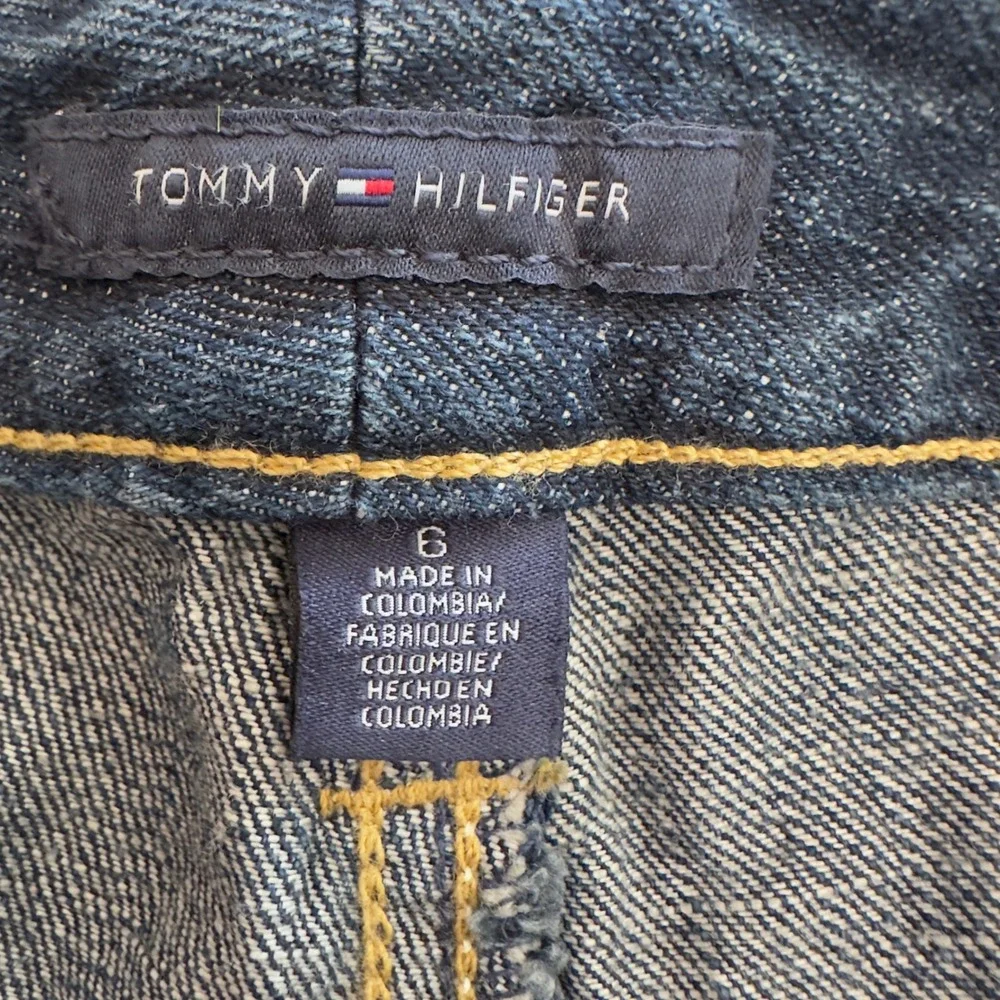 Tommy Hilfiger Womens Dark Wash Denim Shorts Low Rise Cotton Size 6